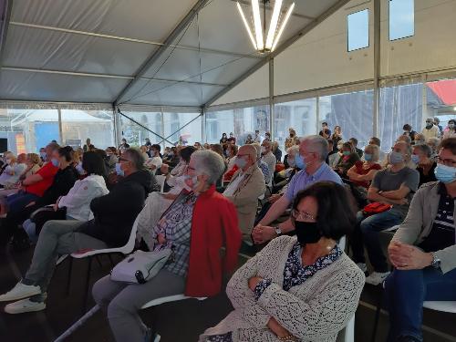 Fasi dell'evento inaugurale del festival "Geografie" a Monfalcone con l'intervista allo storico Franco Cardini